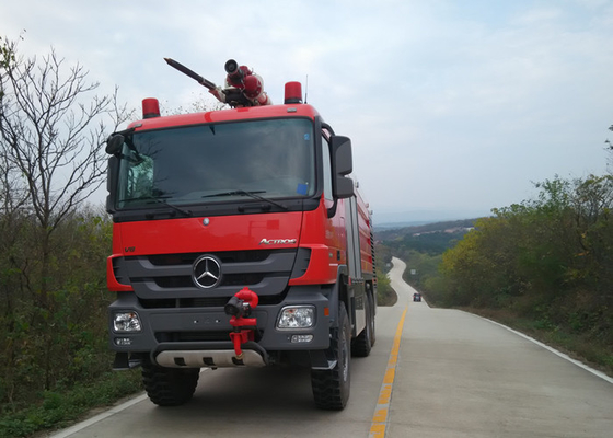 G.V.W 33 Ton Mercedes Benz ARFF Uçak Havaalanı İtfaiye Aracı 580HP 6x6 Sürücü