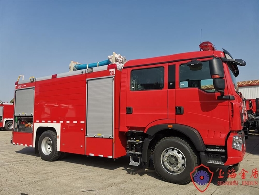 Endüstriyel 206kw Su Köpüğü İtfaiye Aracı Çift Kabin Howo Şasi 4 × 2 Sürücü